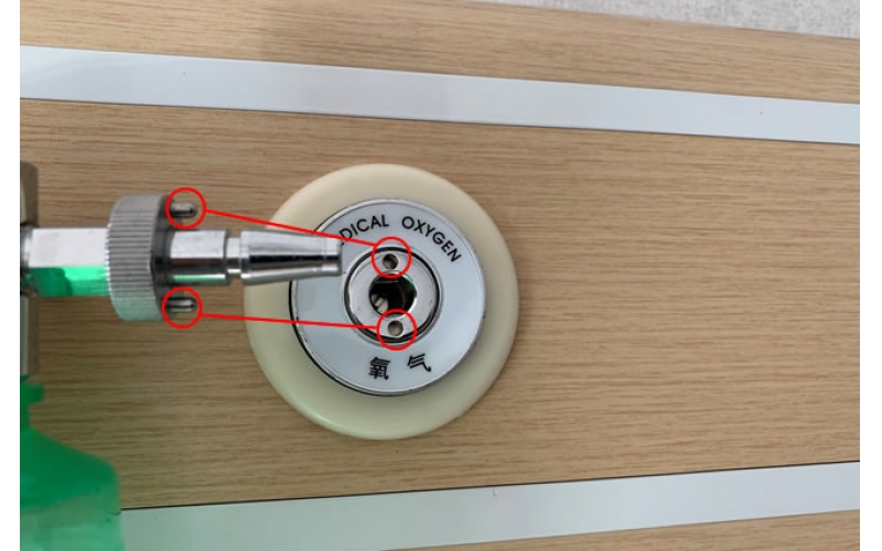 病房床頭墻上設備帶氧氣濕化瓶接入和取下方法視頻演示